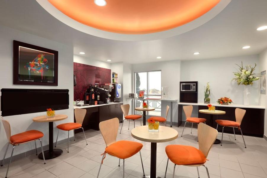 Motel 6-Moosomin, Sk Екстер'єр фото