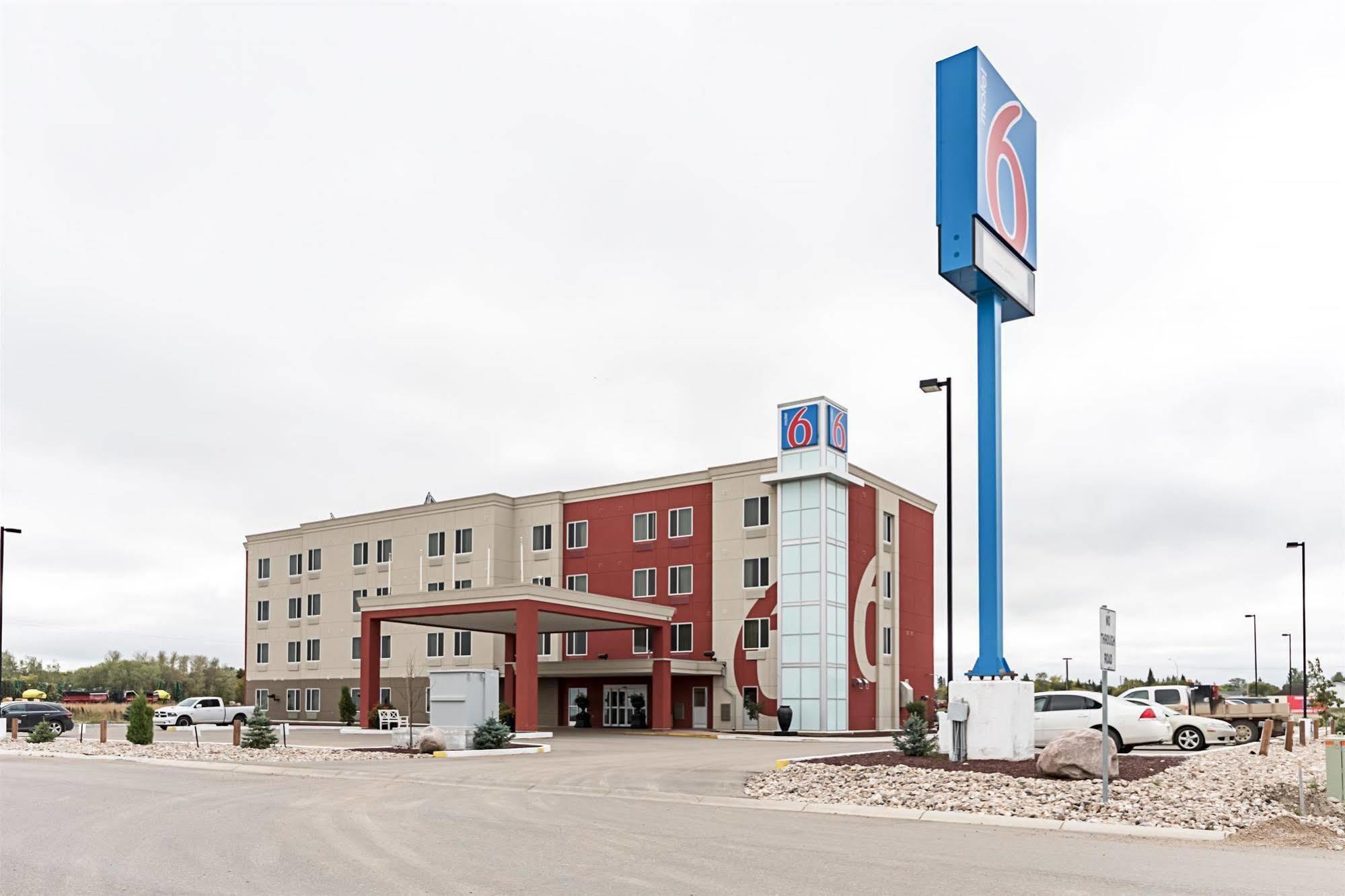 Motel 6-Moosomin, Sk Екстер'єр фото
