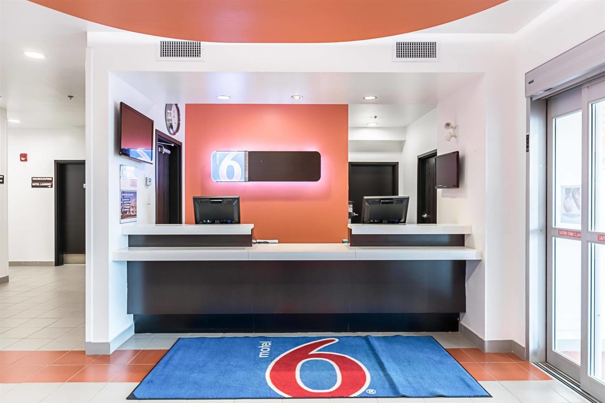 Motel 6-Moosomin, Sk Екстер'єр фото