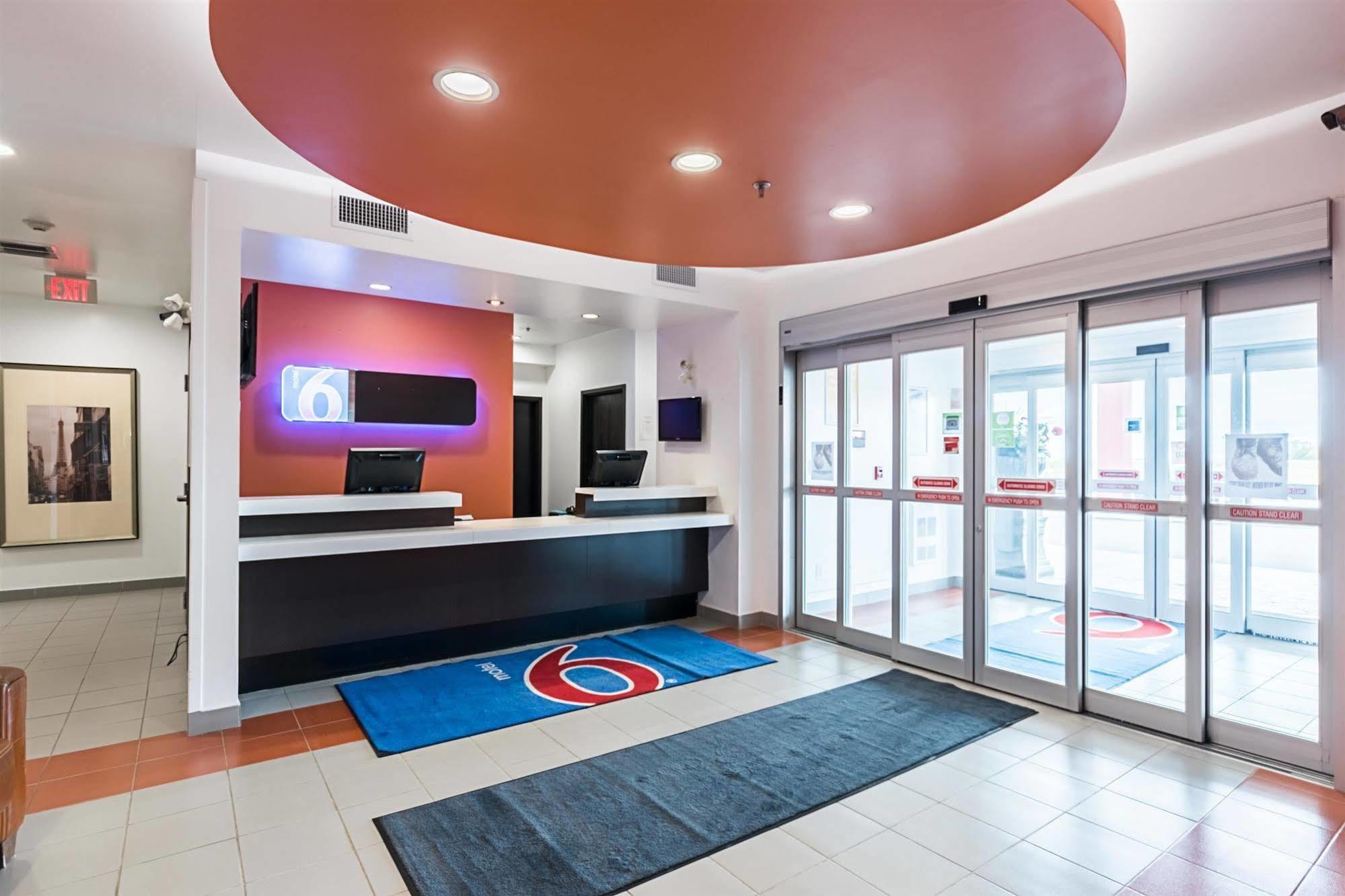 Motel 6-Moosomin, Sk Екстер'єр фото