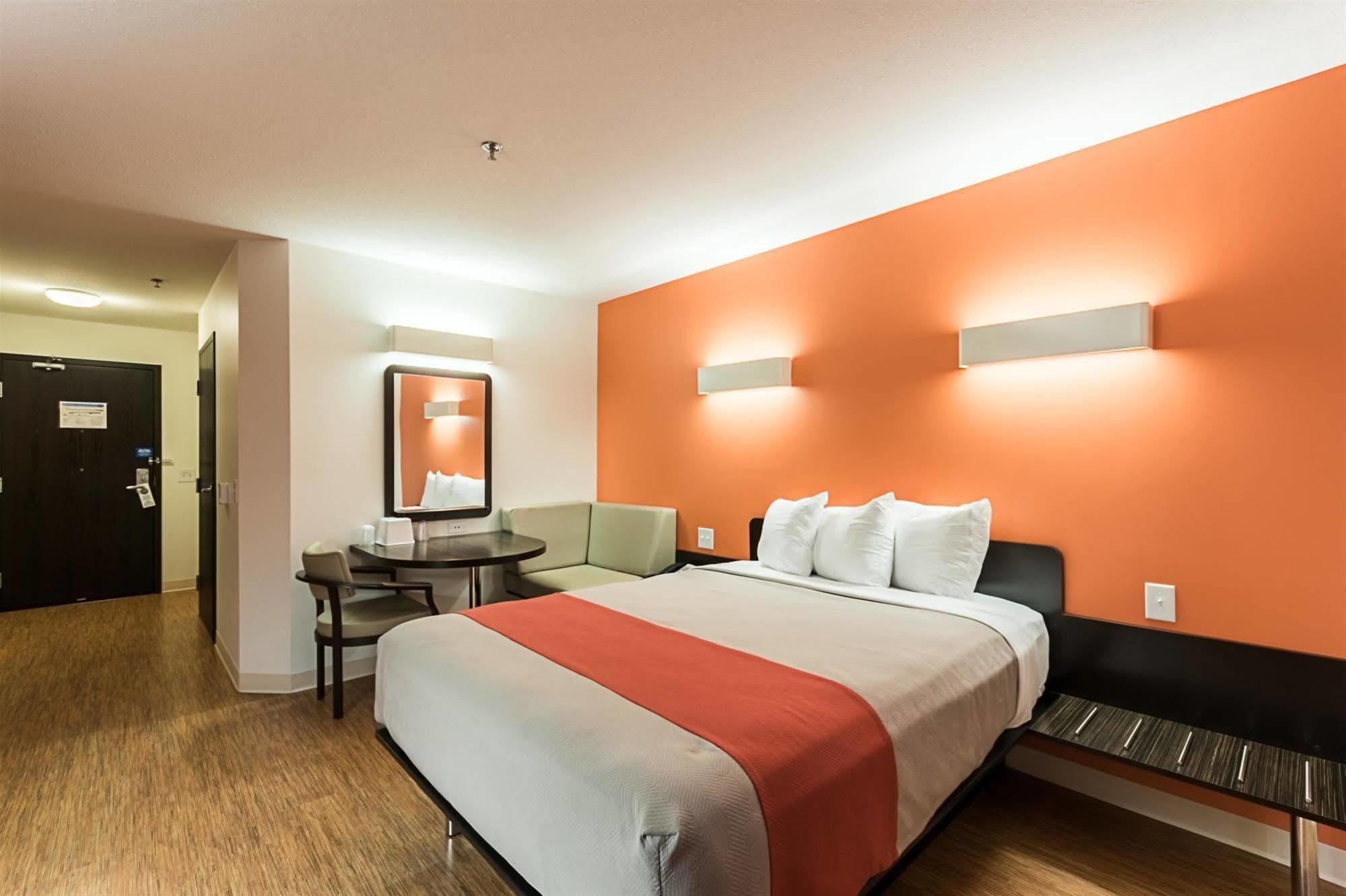 Motel 6-Moosomin, Sk Екстер'єр фото