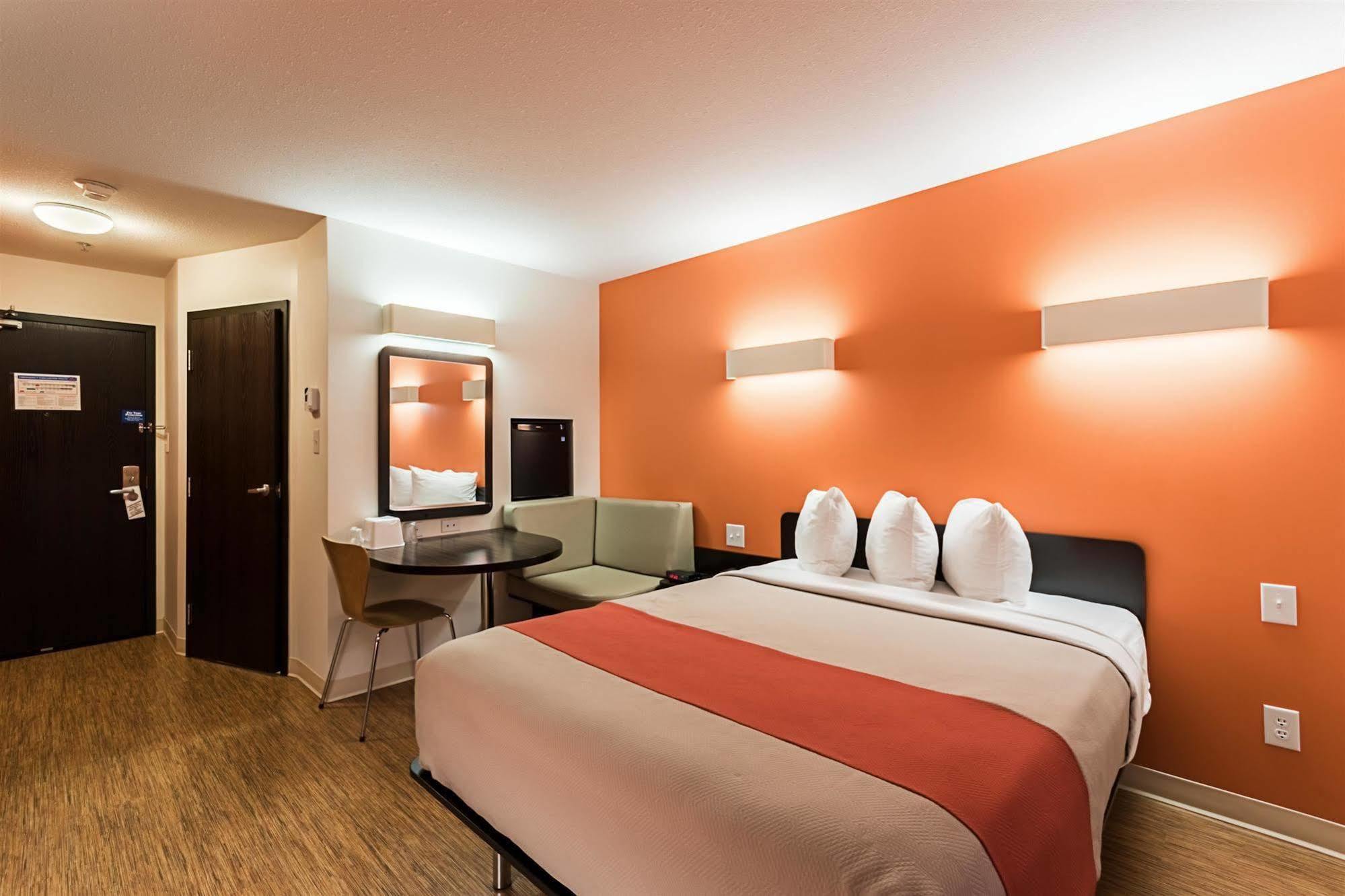 Motel 6-Moosomin, Sk Екстер'єр фото
