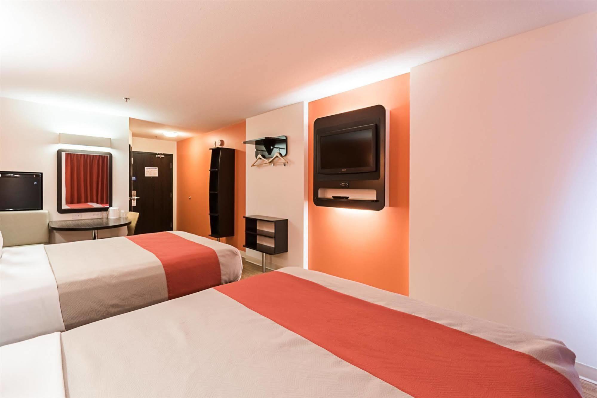 Motel 6-Moosomin, Sk Екстер'єр фото