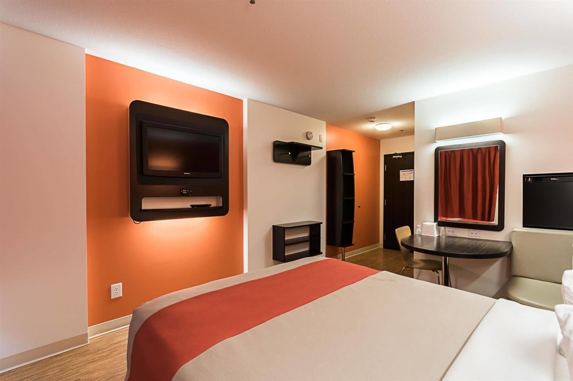 Motel 6-Moosomin, Sk Екстер'єр фото